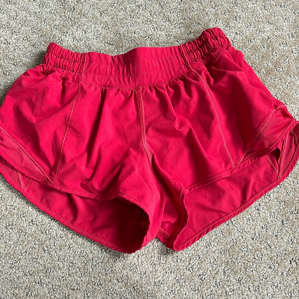 Lululemon Hotty hot shorts low rise 2.5